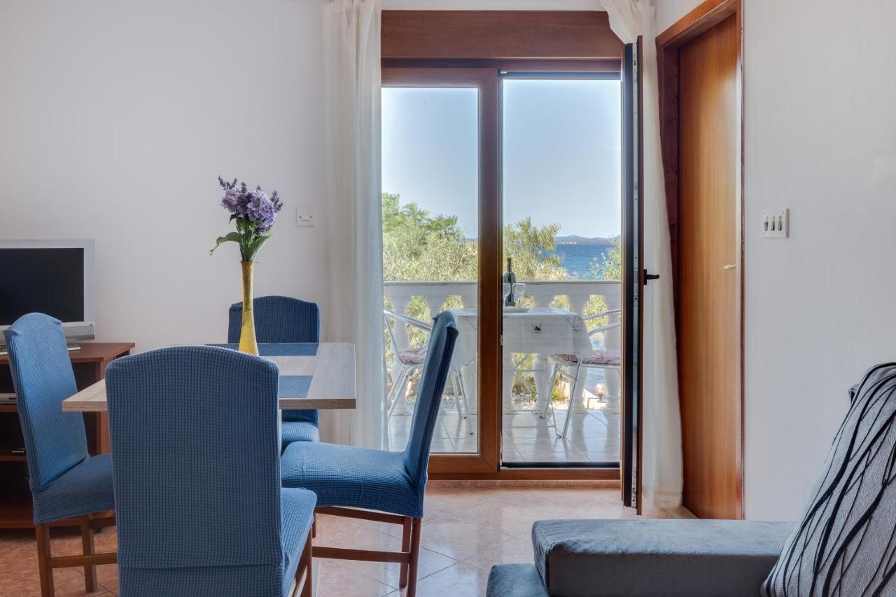 Family Friendly Seaside Apartments Kozino, Zadar - 5756 Petrčane Exterior foto