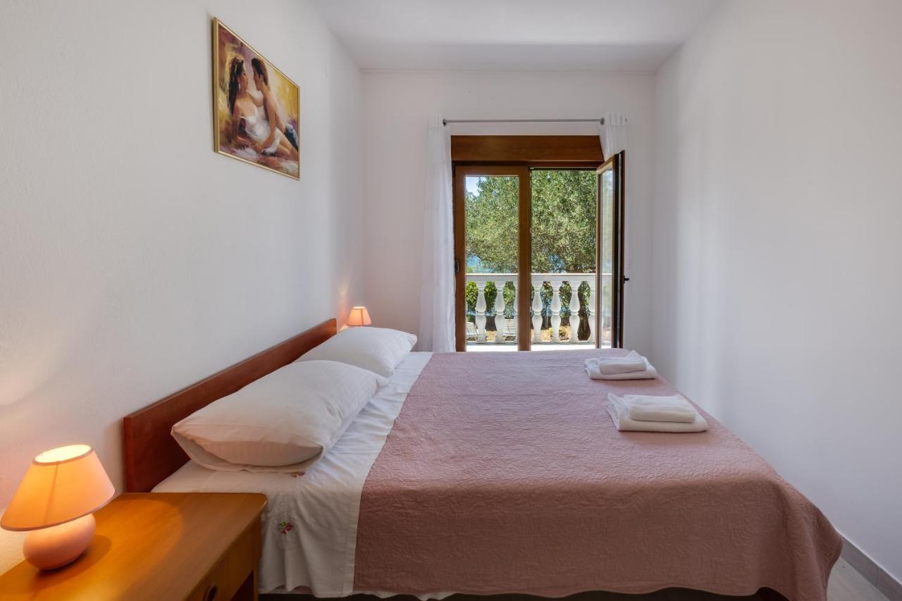 Family Friendly Seaside Apartments Kozino, Zadar - 5756 Petrčane Exterior foto