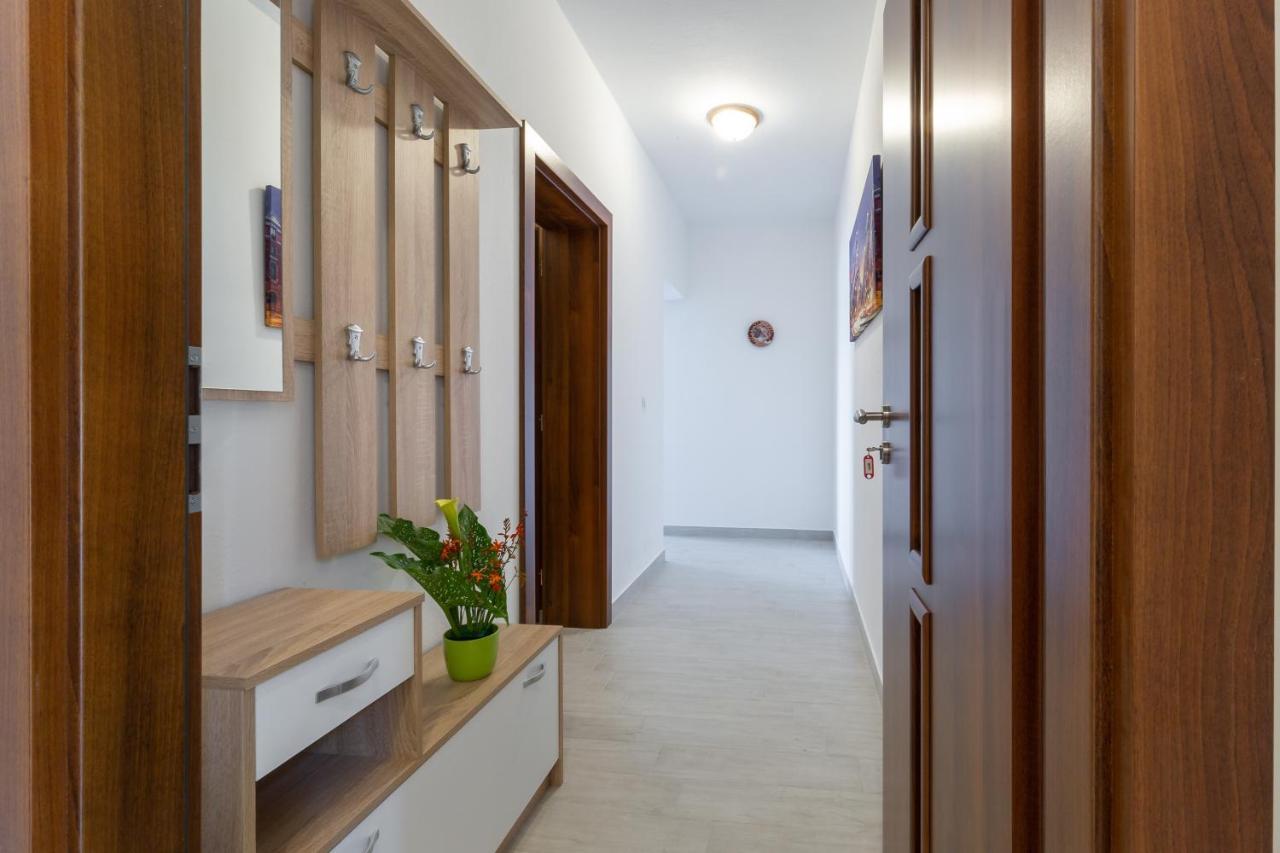 Family Friendly Seaside Apartments Kozino, Zadar - 5756 Petrčane Exterior foto